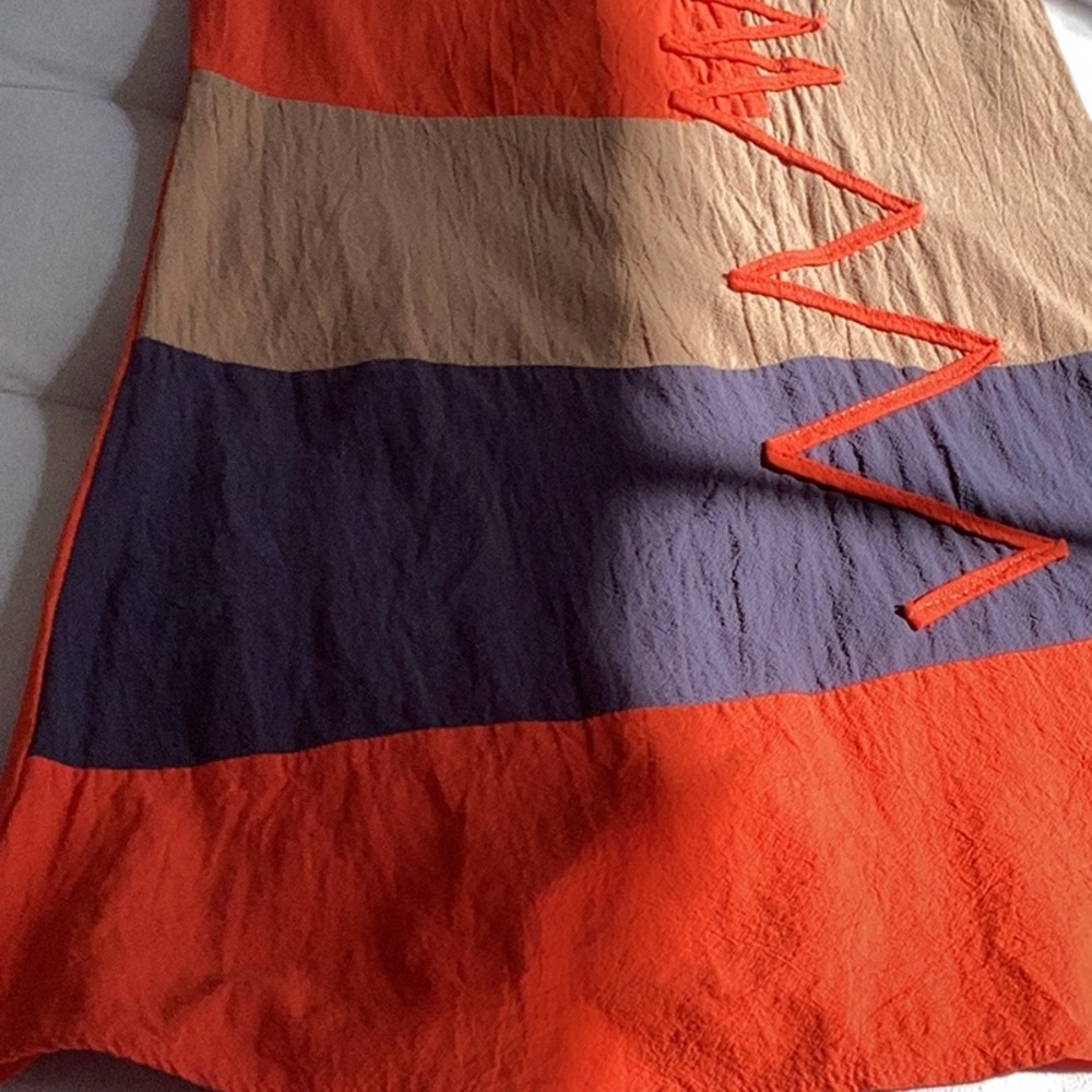 Emery Rose Small vibrant orange tan navy dress - Picture 3 of 4